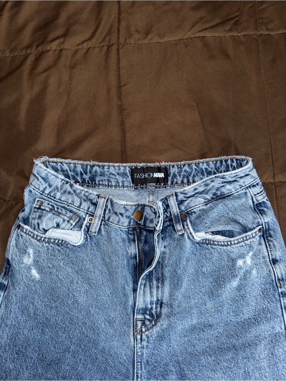 Fashion Nova women’s Light Blue Washed ripped Denim Jeans